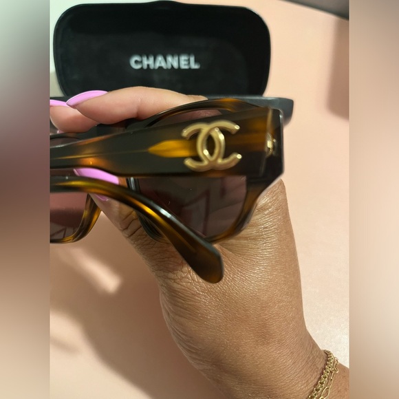 SOLD!!! Chanel Vintage Sunglasses - Picture 6 of 7